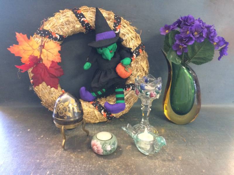 lot 42 image: Home Decor
