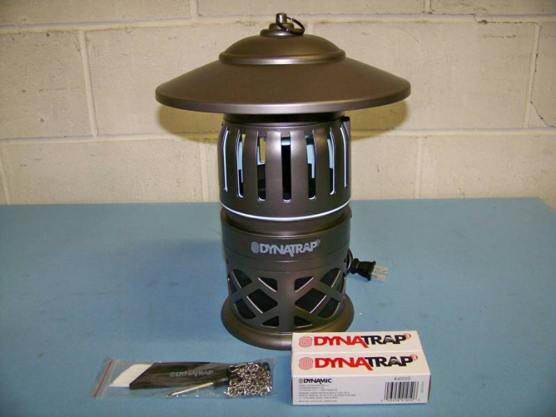 lot 44 image: DynaTrap3, Insect Trap - NEW in Original, Open Box