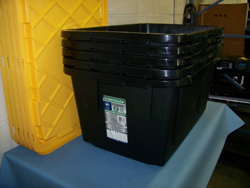 lot 62 image: (5) Greenmade, 27 Gallon, Professional Grade, Heavy-Duty Plastic Storage Bins with Lids - NEW  UNUSED