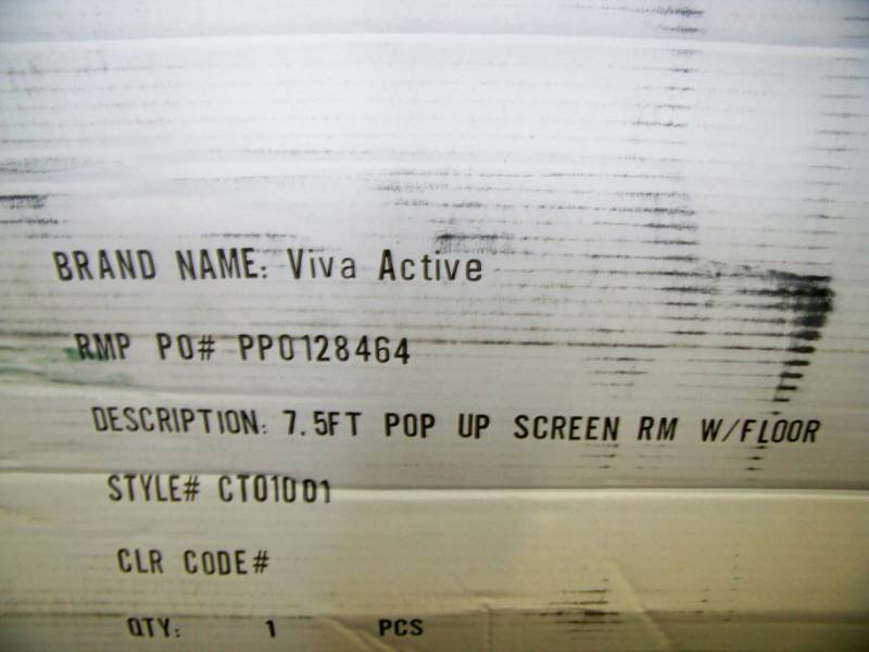 lot 42 image: Viva Active, Pop-Up Screen Room with Floor