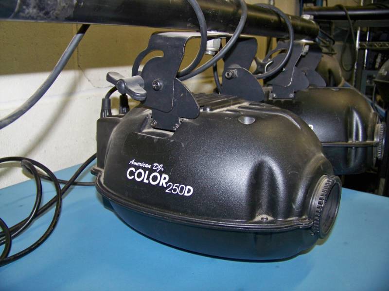lot 64 image: (4) American DJ, Color 250D, Professional DMX Color Changing Lights on Hanging Light Bar