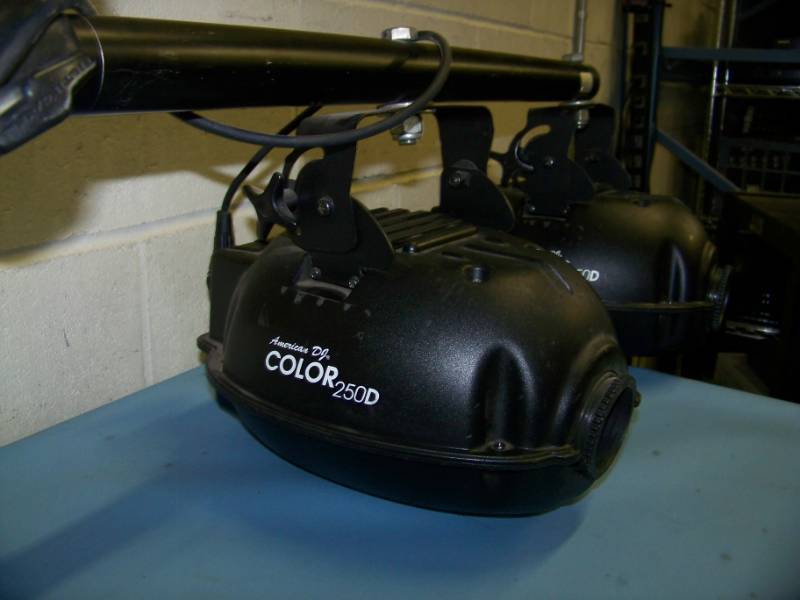 lot 66 image: (4) American DJ, Color 250D, Professional DMX Color Changing Lights on Hanging Light Bar