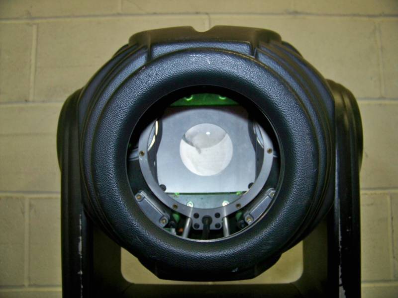 lot 90 image: SGM, Giotto Spot 250, Programmable Stage  Studio  Theater, Moving Head Light Fixture for PARTSREPAIR