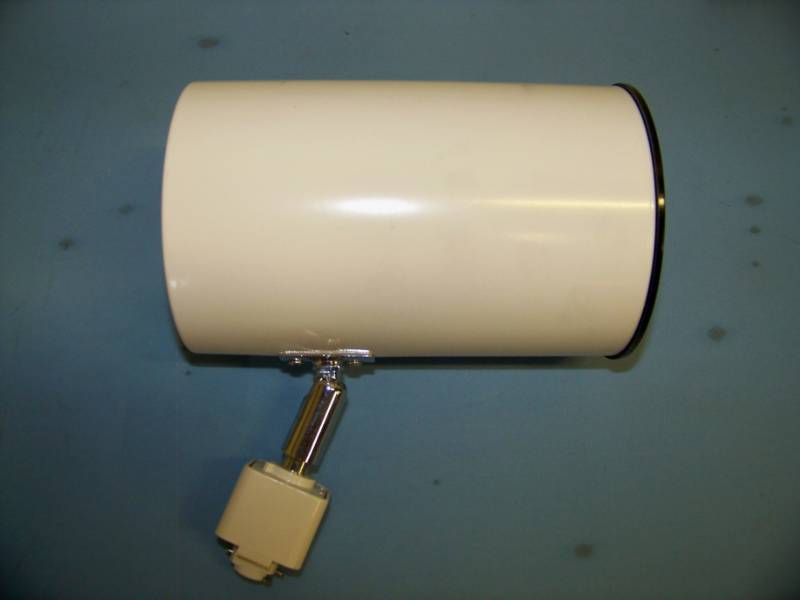 lot 117 image: (10) KI Kentrak, Track Lighting Fixtures - NEW in Original Boxes
