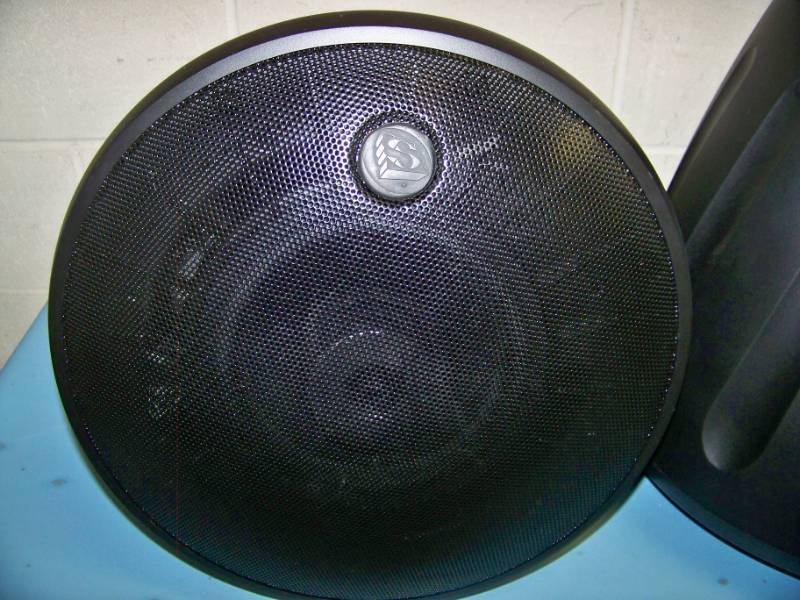 lot 16 image: (2) SoundTube, 8, Coaxial, IndoorOutdoor, Open-Ceiling, Pendant Speakers