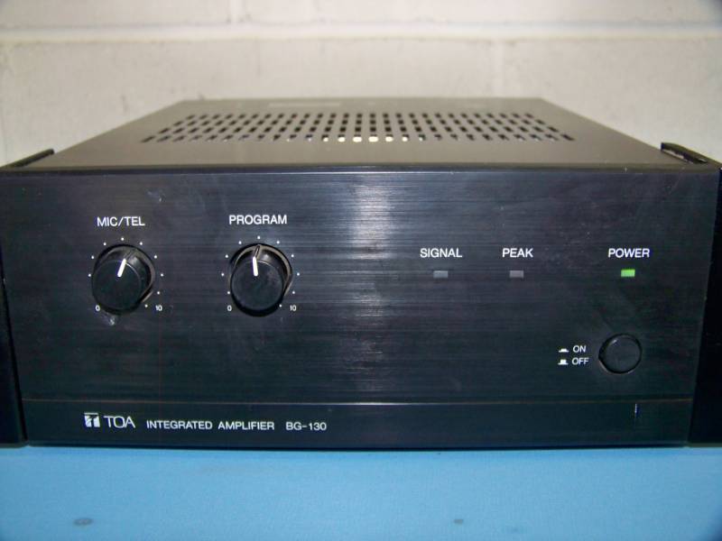 lot 32 image: TOA, BG-130, Integrated Amplifier  Amp