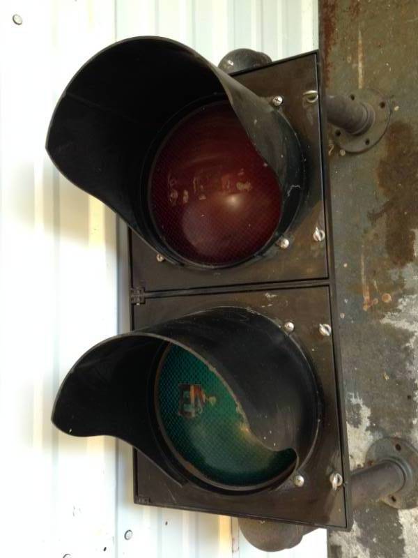 lot 8 image: Stop & Go traffic light