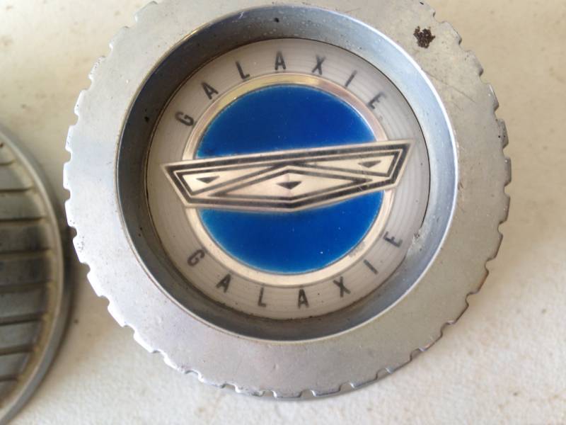 lot 9 image: Ford Galaxie Hubcaps (2)