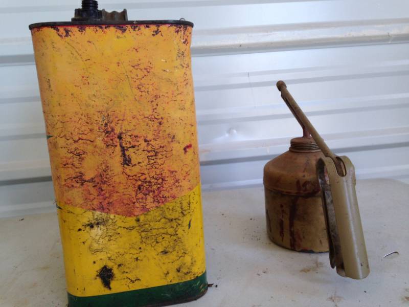 lot 24 image: 2 Antique Can & air sprayer