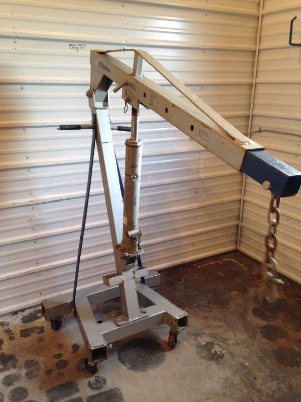 lot 2 image: 2-Ton engine hoist (AC Delco)