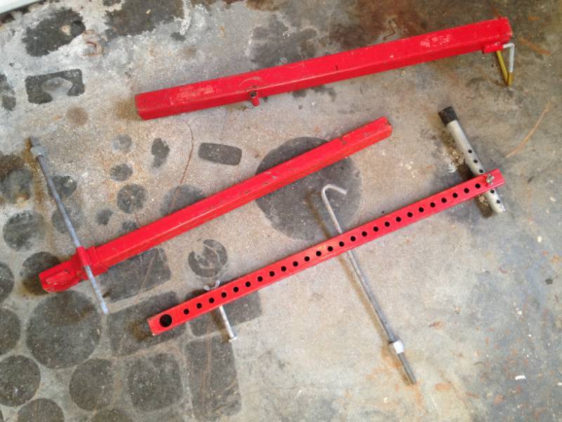 lot 55 image: Engine Hoiststand fixtures (3)