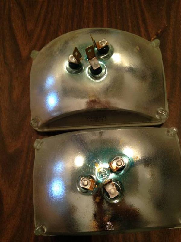 lot 66 image: 2 Wagner Halogen Headlamps (H6545)