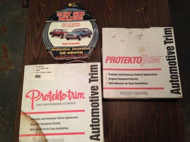 lot 64 image: Auto Body Side Molding & door edge