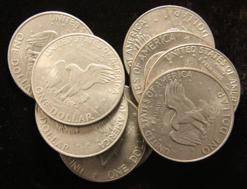 lot 28 image: GROUP OF 8 EISENHOWER DOLLARS