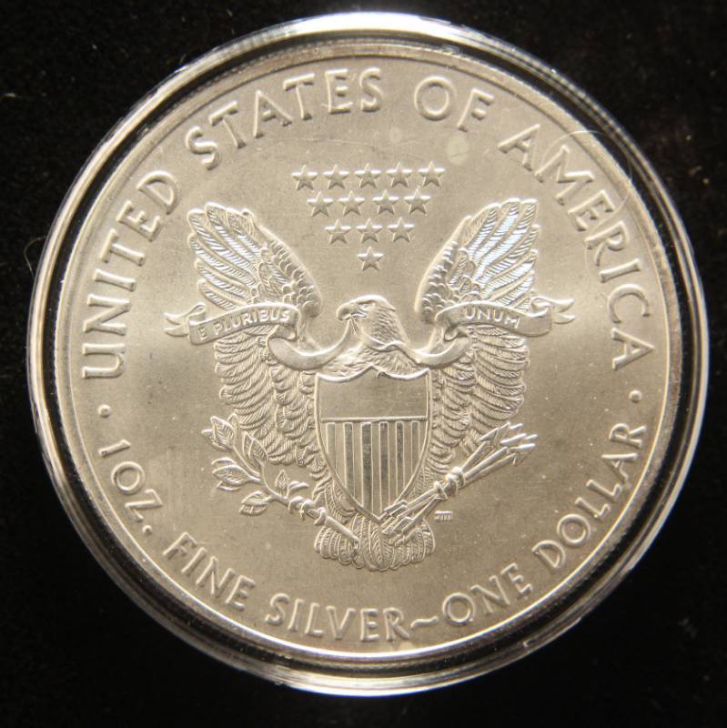 lot 50 image: 2017 AMERICAN SILVER EAGLE 1 TROY OZ. .999 FINE SILVER IN AIRTITE