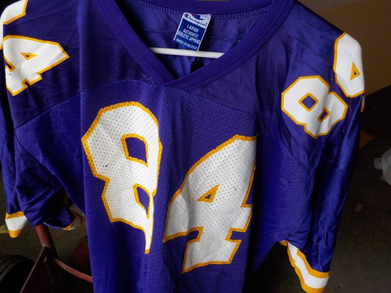 lot 2 image: Randy Moss Jersey Size L...