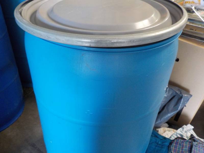 lot 9 image: 55 Gallon Resin Barrel with Lockabl...