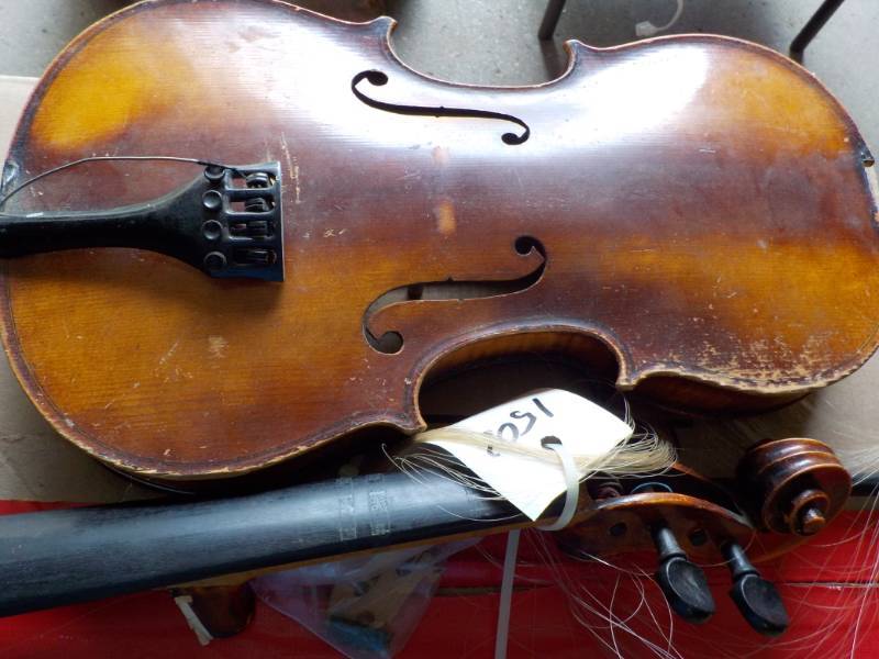 lot 10 image: Broken Violin Anton made in Germany...