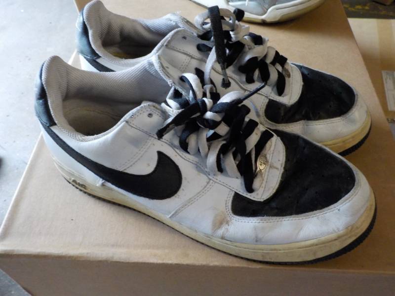 lot 37 image: Nike Air Mens Size 12 Air Force 1...