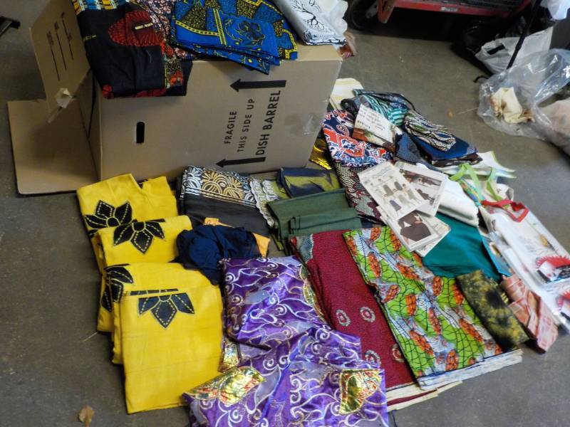 lot 26 image: Lot of Material...