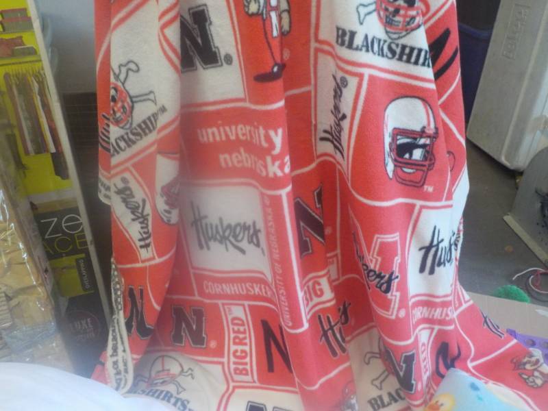 lot 58 image: Full Size Mattress Pad and Fleece M...