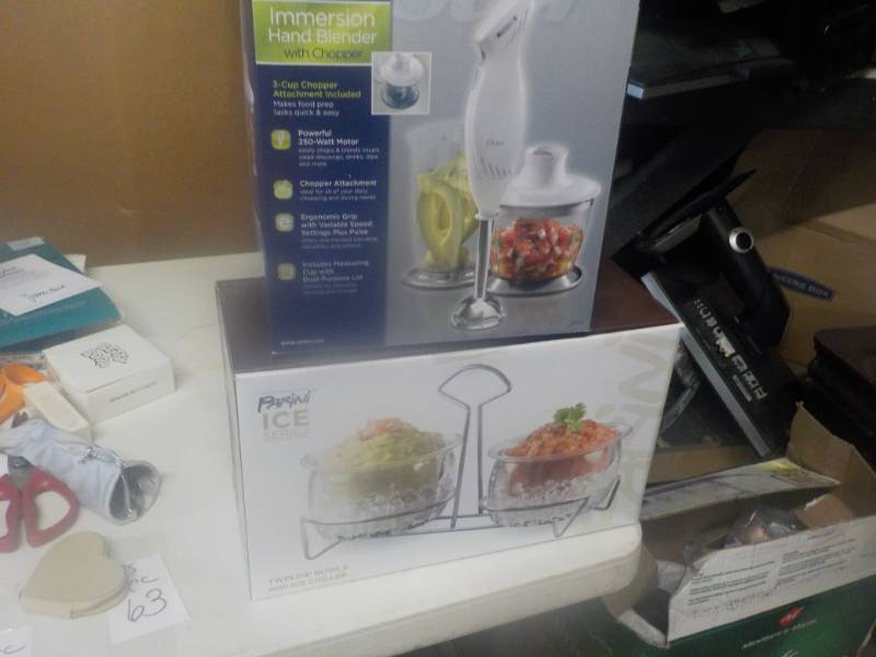 lot 62 image: New Oster Immersion Hand Blender wi...
