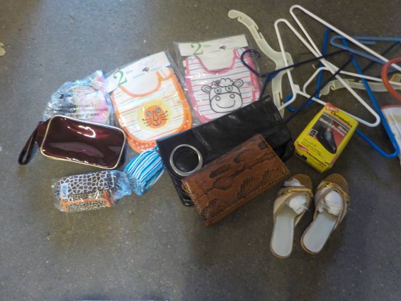 lot 80 image: New Womens Shoes Size 7 2 like ne...