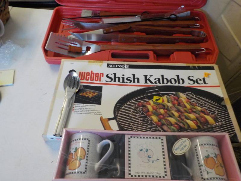 lot 91 image: New Grilling Accessories and gift s...