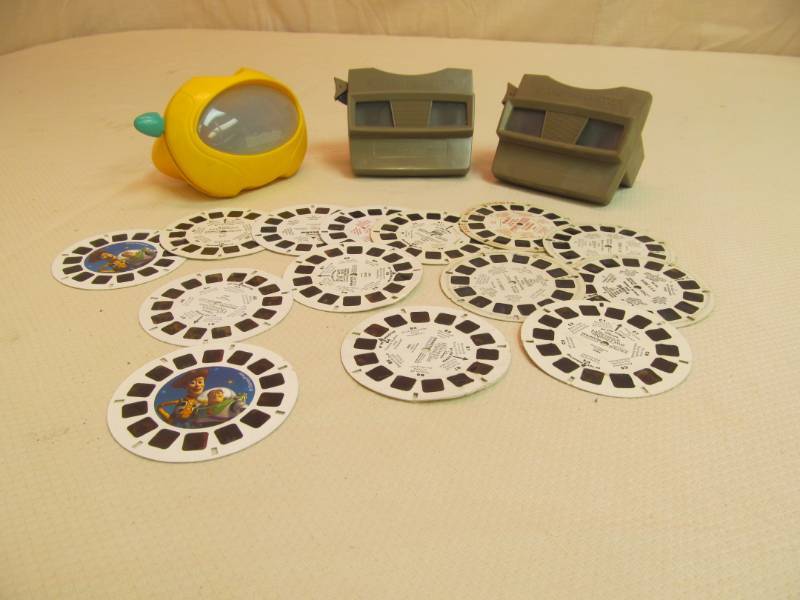 lot 7 image: vintage view masters, discs