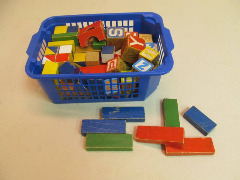 lot 17 image: vintage blocks