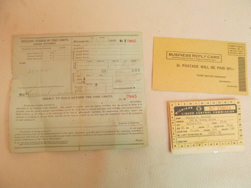 lot 25 image: vintage literature