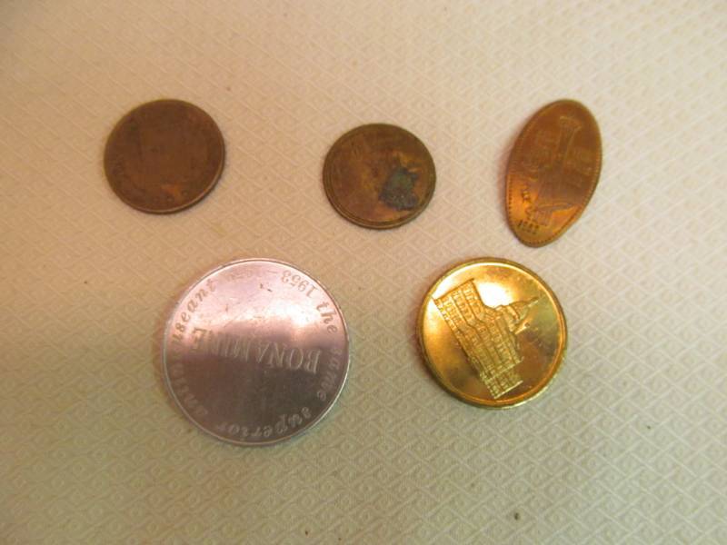 lot 28 image: vintage tokens