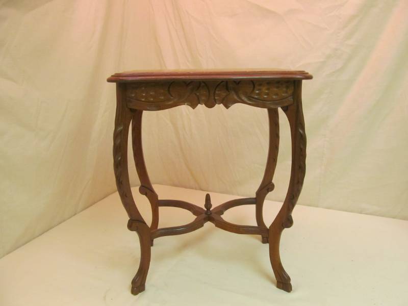 lot 45 image: antique hall table