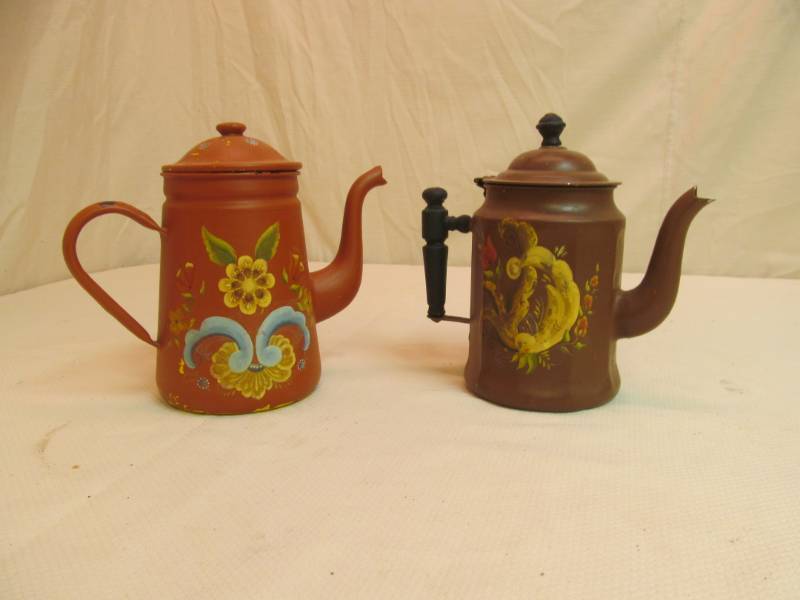lot 55 image: vintage coffee pots