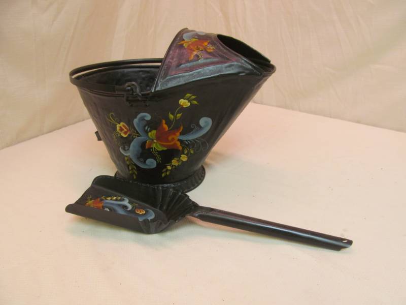 lot 57 image: vintage ash bucket