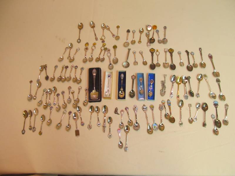 lot 60 image: souvenir spoons