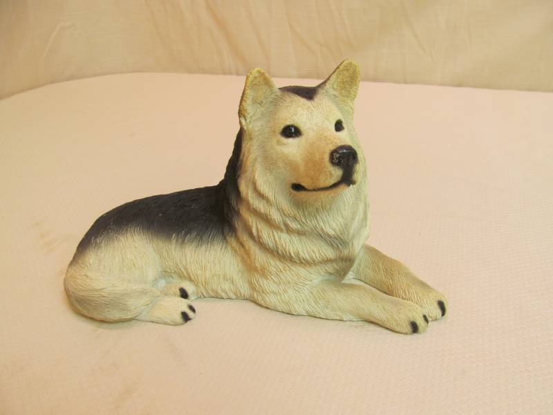 lot 68 image: Husky statue