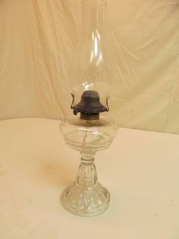 lot 82 image: vintage oil lamp