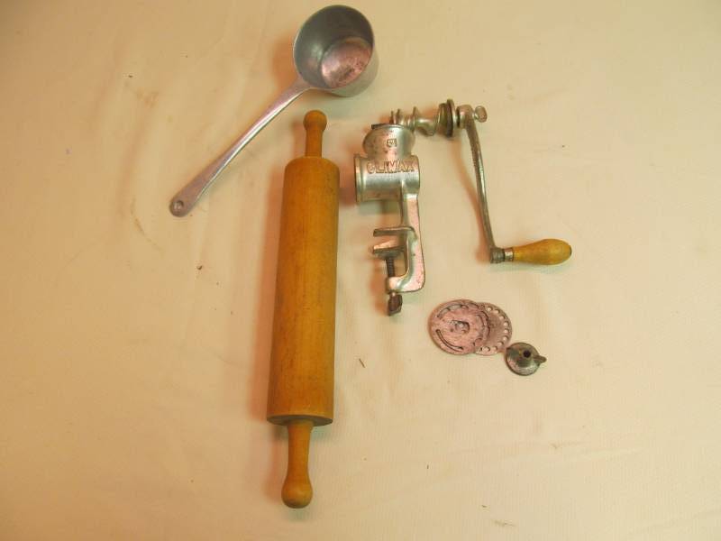 lot 89 image: vintage kitchen items