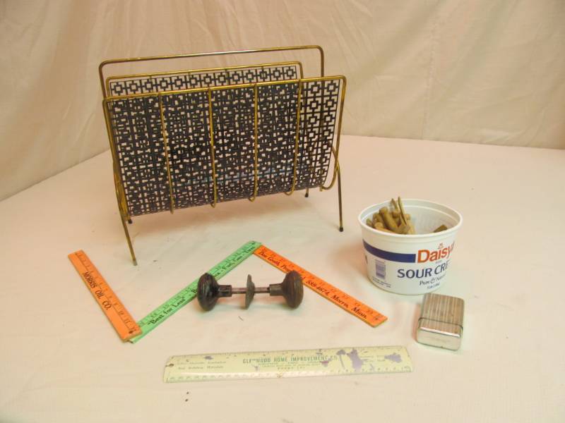 lot 96 image: vintage items
