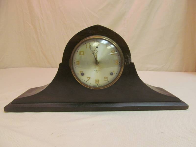 lot 98 image: Antique Mantle clock