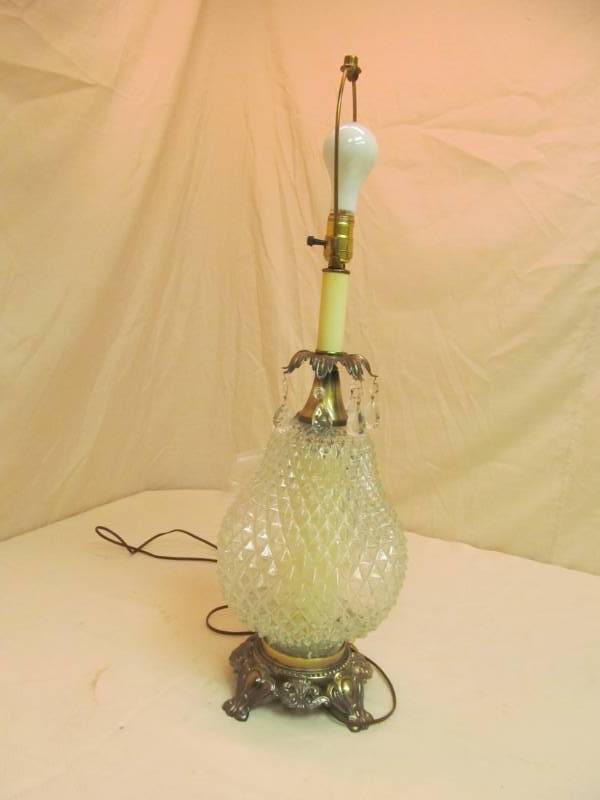 lot 120 image: table lamp