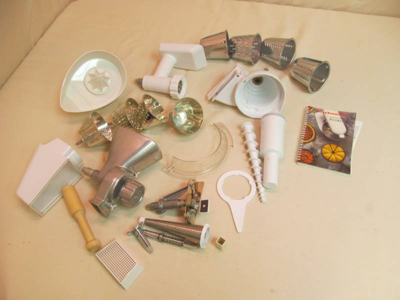lot 171 image: Kitchen Aid accessories