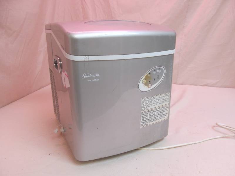 lot 182 image: ice maker