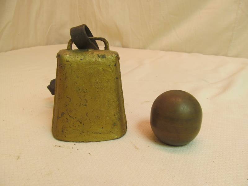 lot 187 image: cow bell