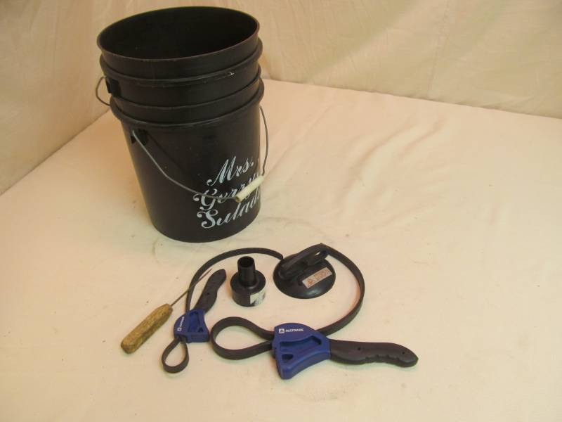 lot 195 image: tools