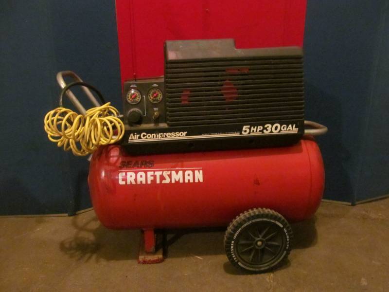 lot 137 image: air compressor
