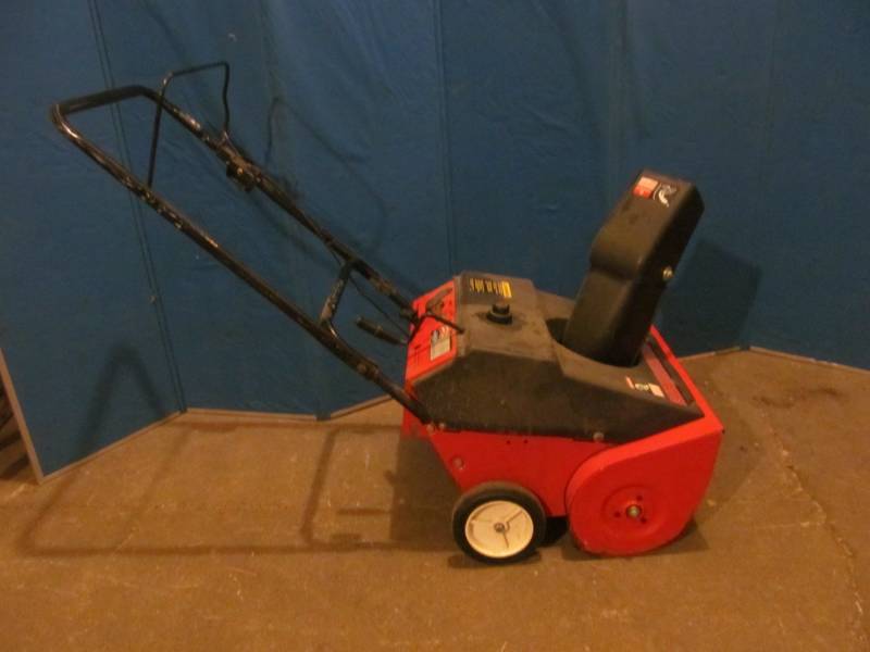 lot 139 image: snow shovel