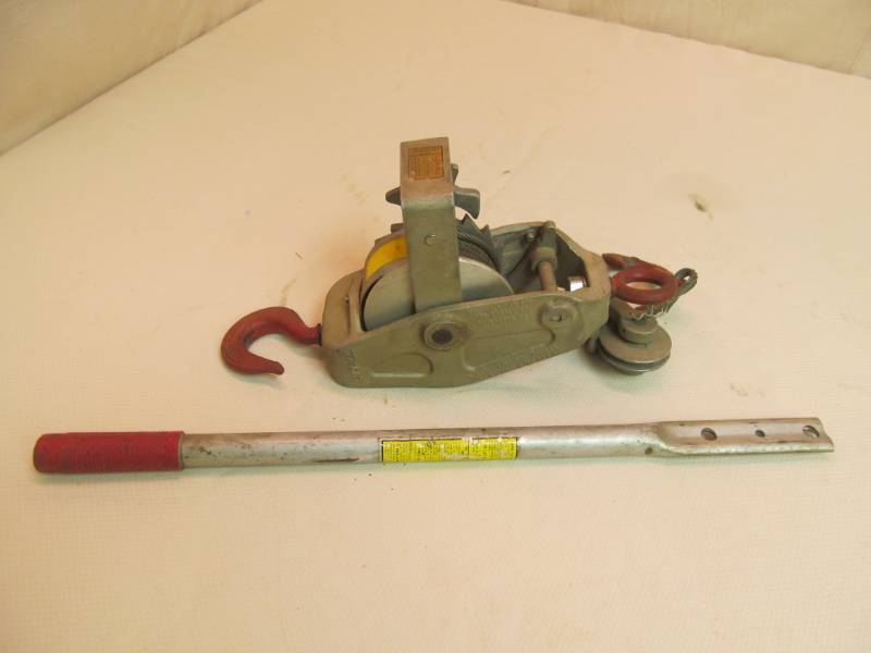 lot 148 image: hoist