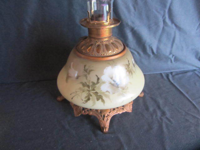lot 29 image: GWTW Lamp Base